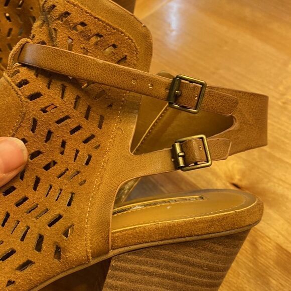 BCBGeneration block heel bootie open toe - Picture 5 of 10